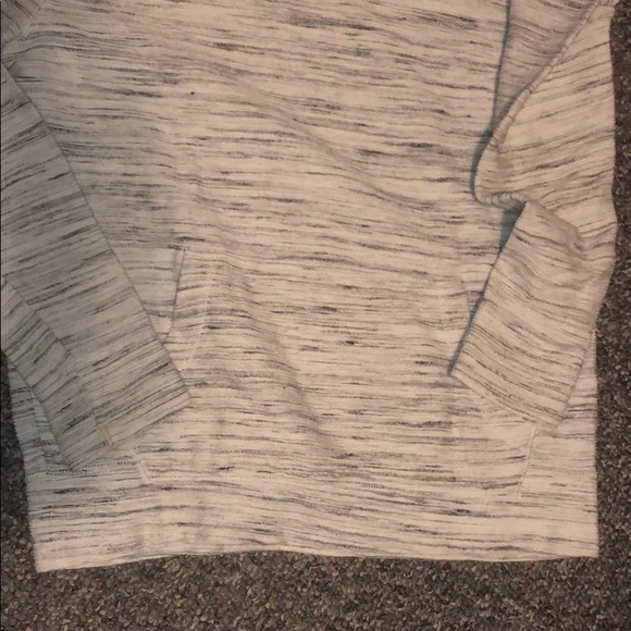 Used sweatershirt by old navy size S - Picture 2 of 8